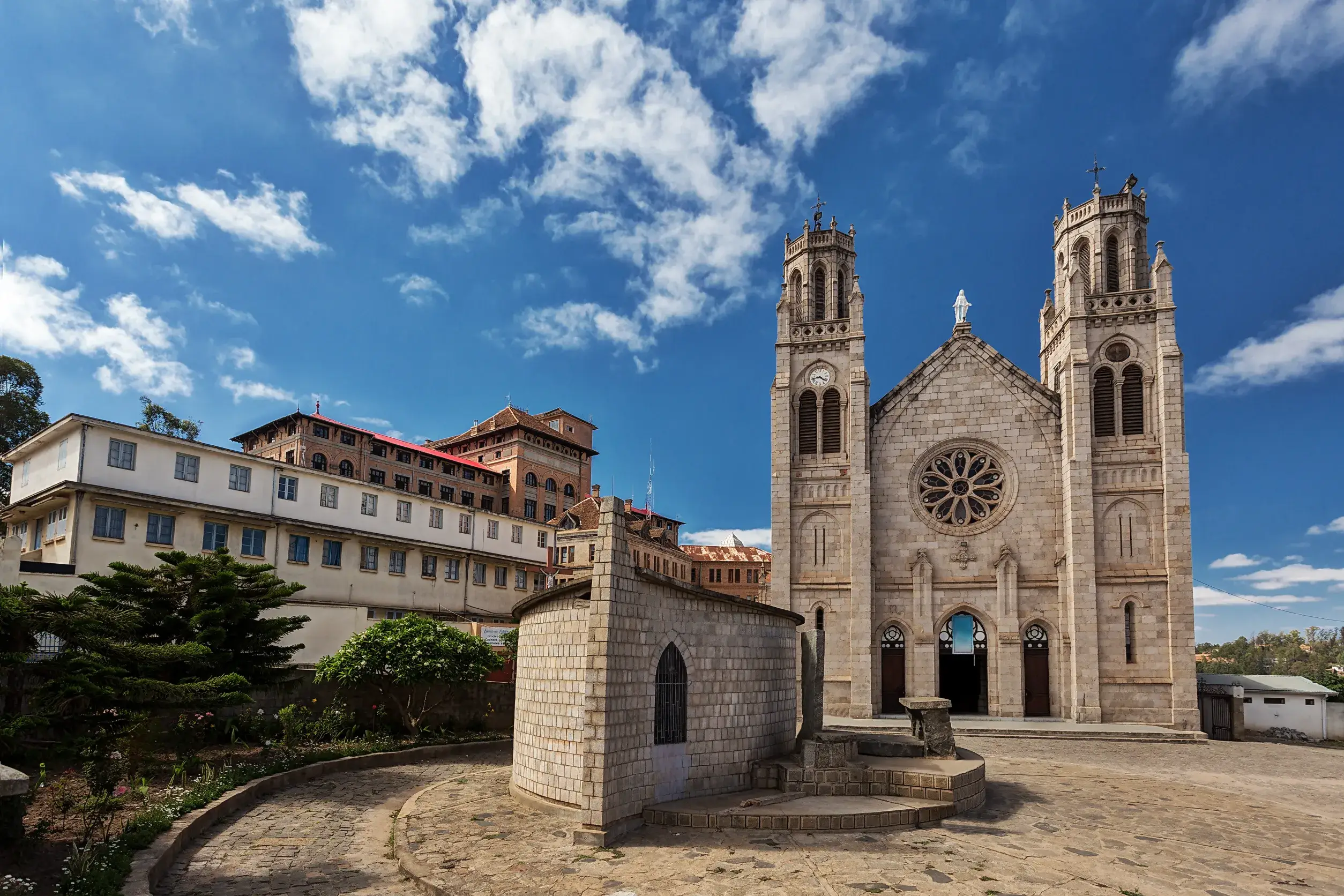 andohalo cathedral in antananarivo