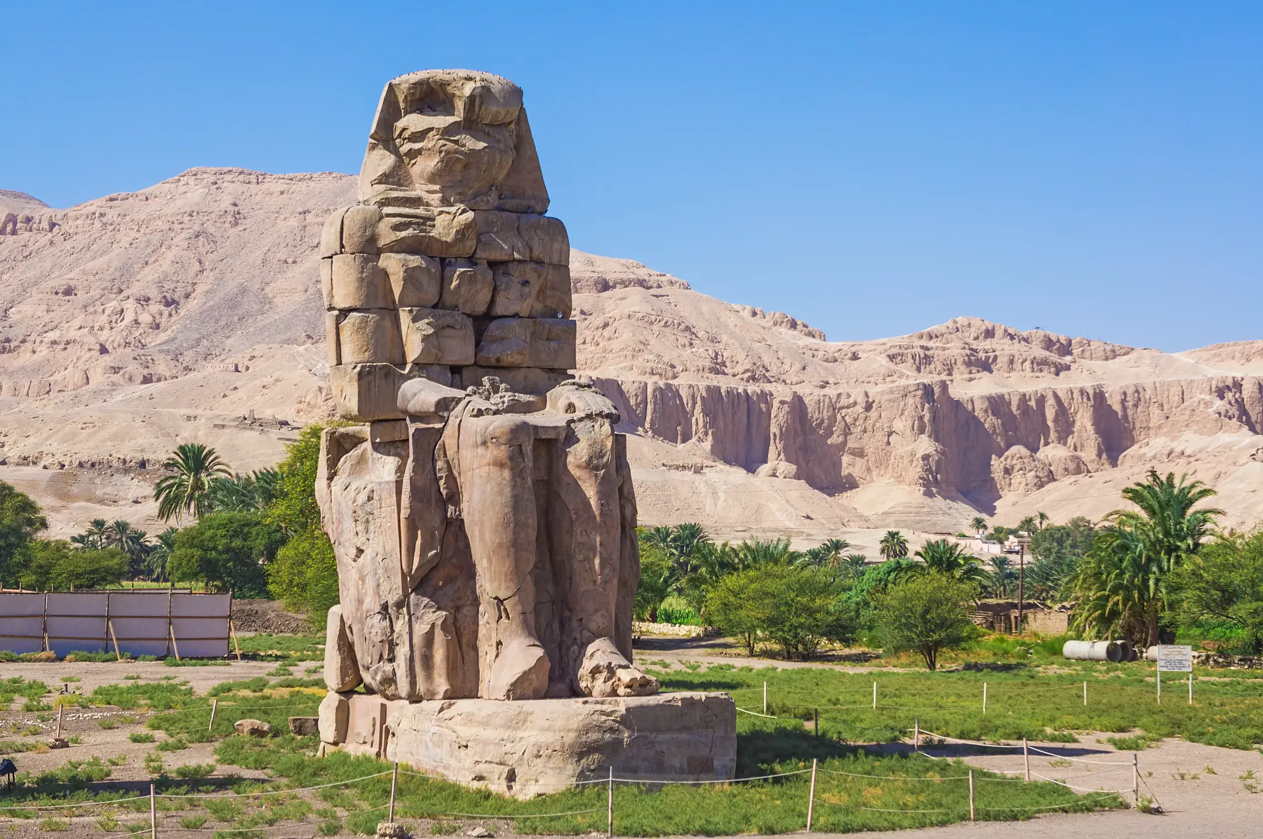 colossi of memnon in luxor egyp