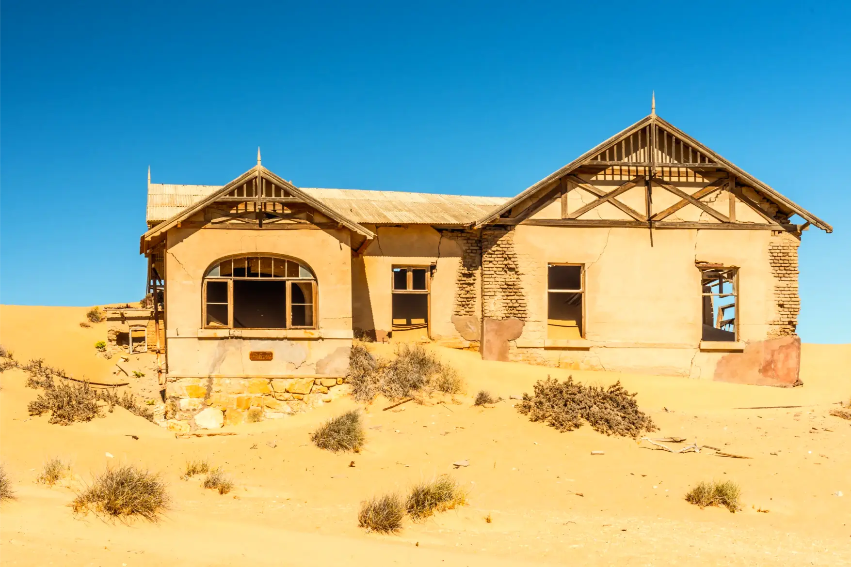 ghost town kolmanskop namibia desert