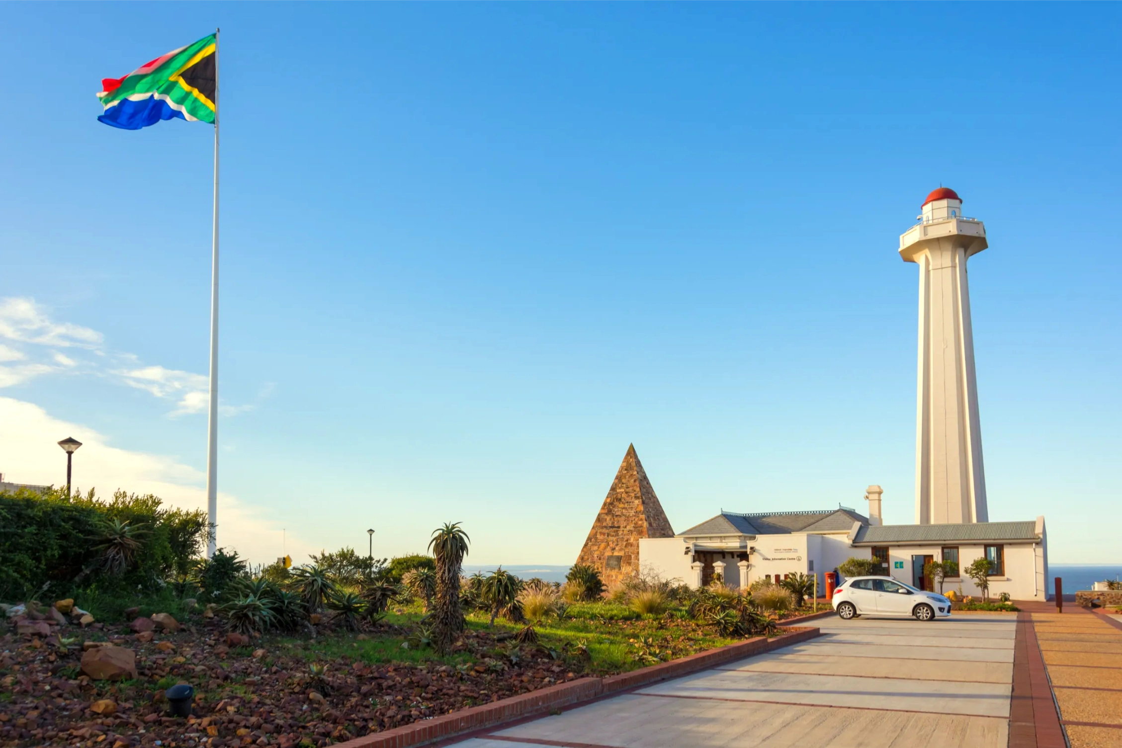 the african flag lighthouse monument in port elizabeth south africa the african flag lighthouse monument in port elizabeth south africa